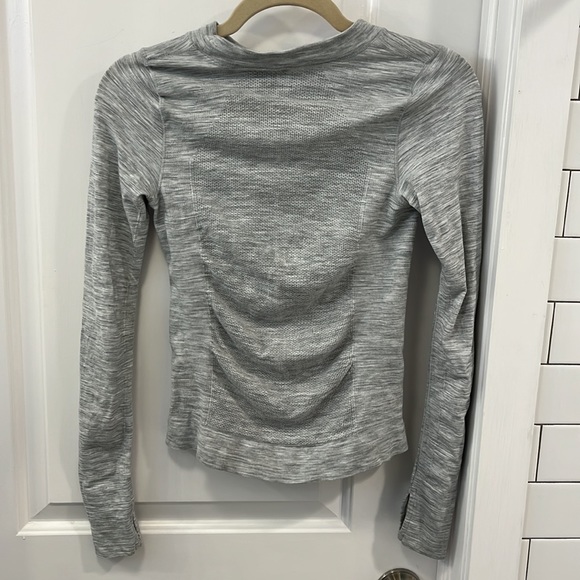 Athleta Foresthill Ascent Long Sleeve Wool Blend Ruched Top Gray Size XS GUC - Picture 6 of 16